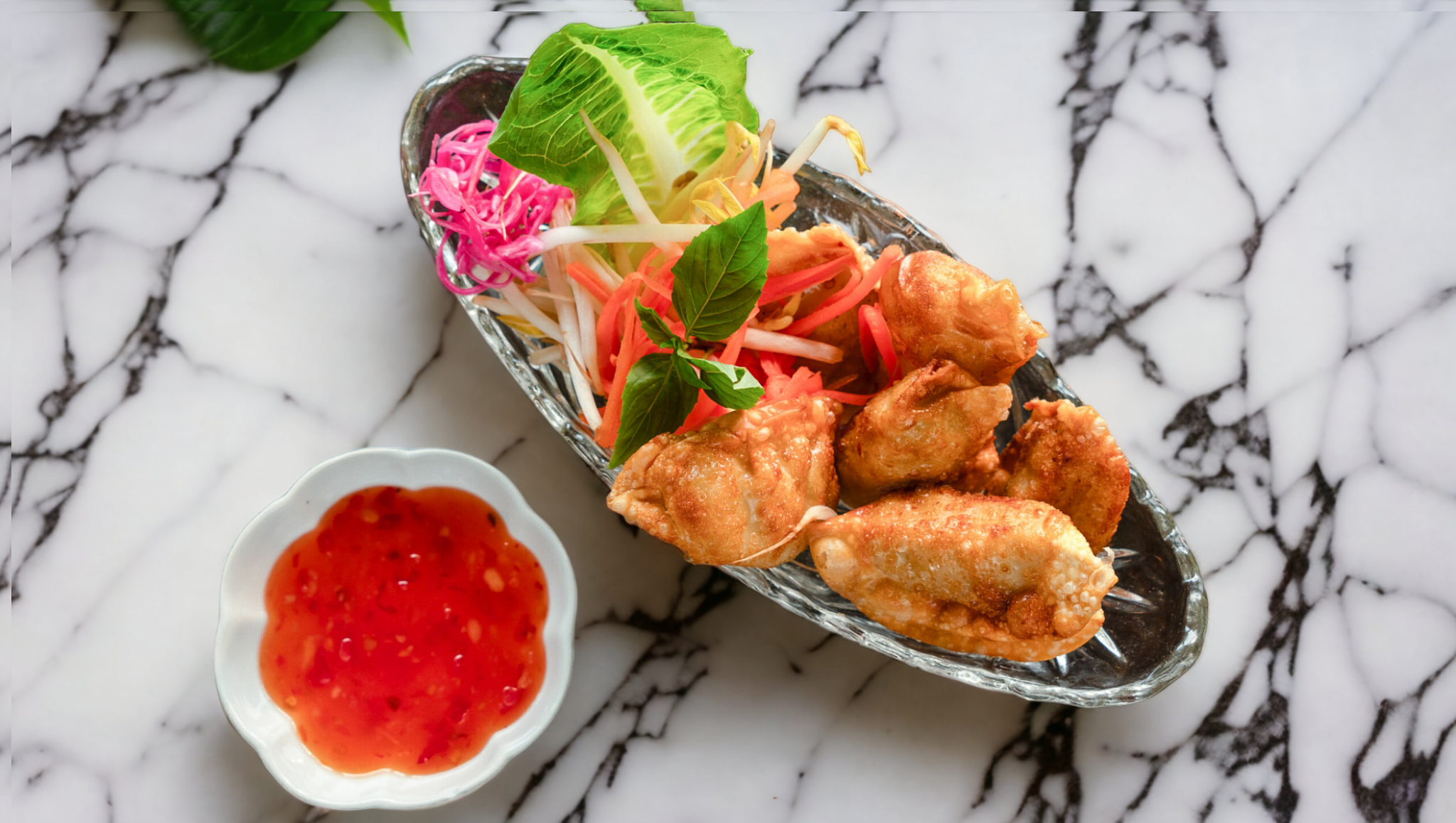 Crispy Wontons with Sweet Chili Sauce
